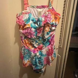 New without tags one piece floral swimsuit with ruffles size 2x